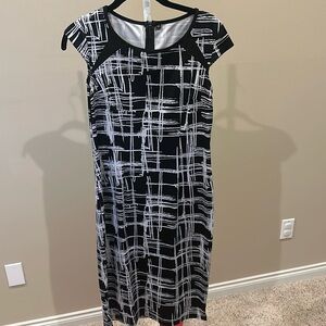 EUC black and white cap sleeve dress